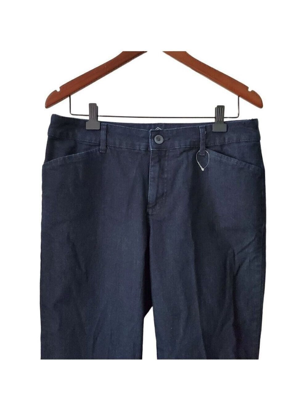 st. John's Bay Dark Wash Mid Rise Straight Leg Capri Pants Denim Jeans Size 12 - Picture 3 of 9